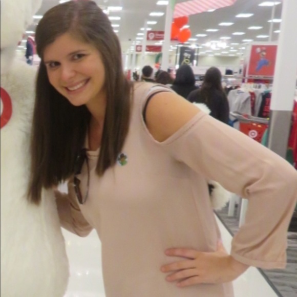 Meet your Posher, Laura - Picture 1 of 1